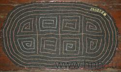 Деревенский коврик изнанка коврика видны линии пришива